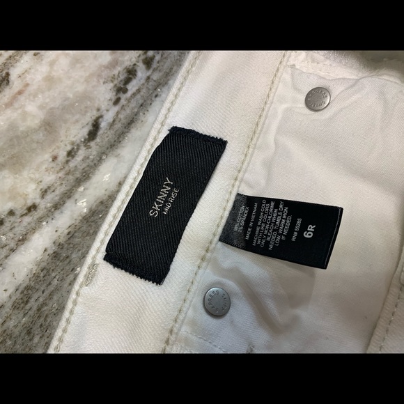 EXPRESS Skinny Mid Rise Jeans. - Picture 6 of 6